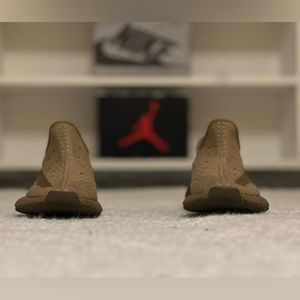 Yeezy Boost V2 Earth